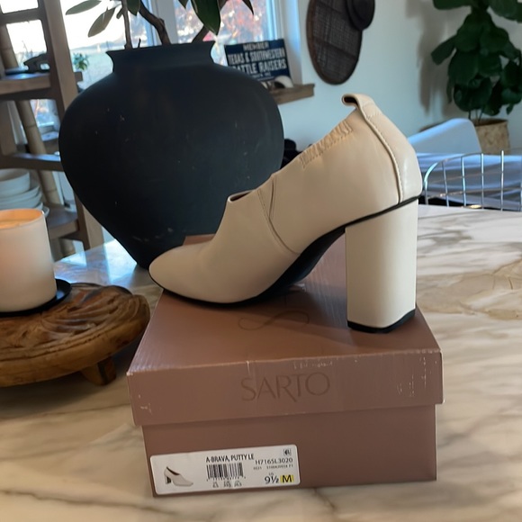 NWT SARTO A-BRAVA IN PUTTY Never tried on size US 9.5 SOFT FOOT & LEATHER BOOTI - Picture 10 of 16